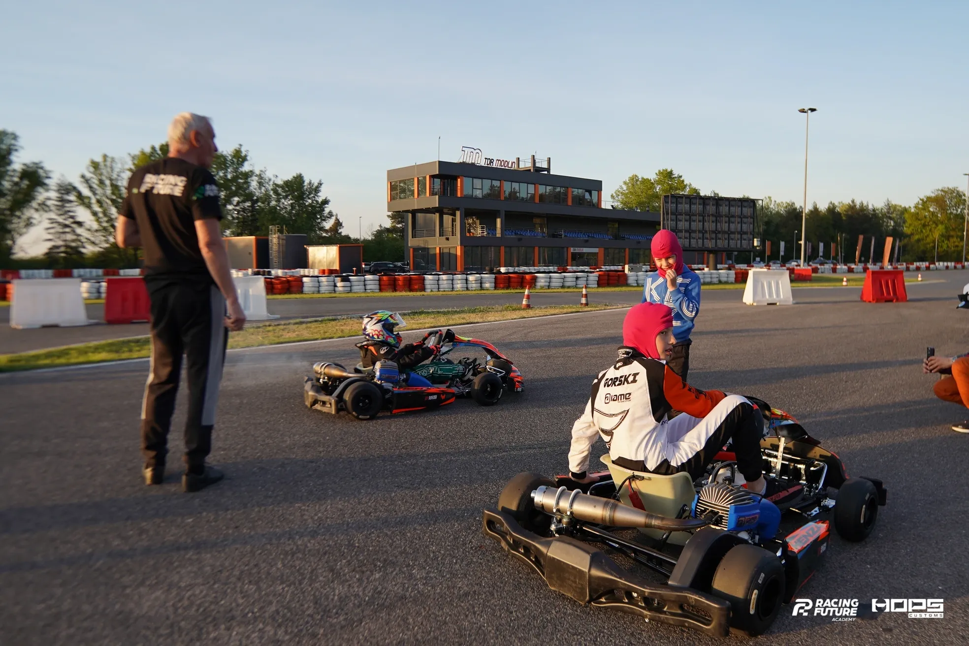 Motorsport to pasja, podróże, sesje coachingowe 
i wyjątkowe chwile.